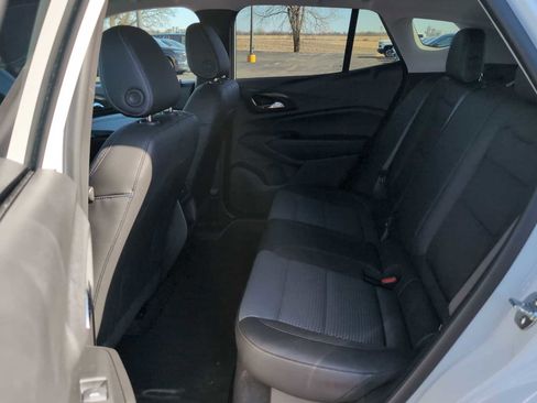 Used 2025 Chevrolet Trax LT w/ LT Convenience Package image 23