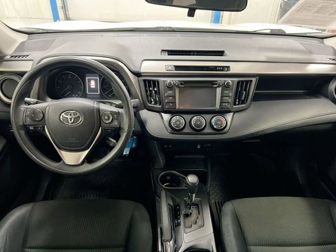 Used 2017 Toyota RAV4 LE image 10