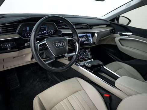 Certified 2024 Audi Q8 e-tron Premium Plus w/ Premium Plus Package AWD/4WD image 8