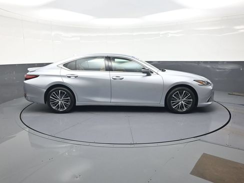 Used 2023 Lexus ES 250 w/ Premium Package AWD/4WD image 2