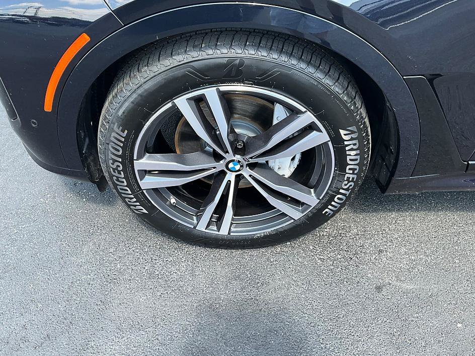Used 2023 BMW X7 xDrive40i w/ M Sport Package AWD/4WD image 12