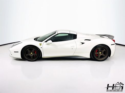 Used 2018 Ferrari 488 Spider Base image 9