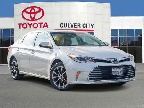 Used 2018 Toyota Avalon XLE image 1