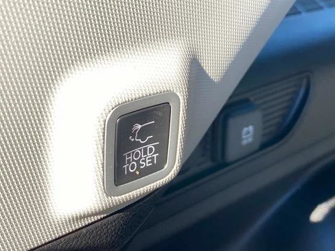 Used 2024 Jeep Grand Cherokee Limited image 6