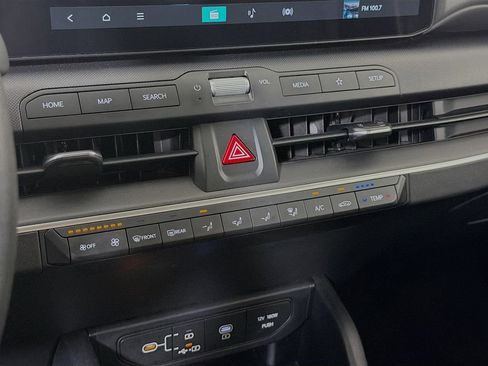 Used 2025 Kia K4 LXS image 19