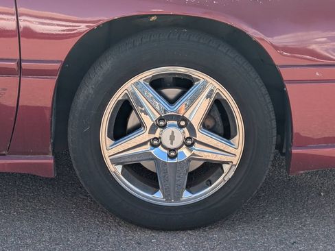Used 2005 Chevrolet Impala SS w/ Preferred Equipment Group FWD image 10