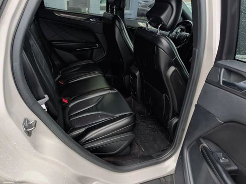 Used 2019 Lincoln MKC Select w/ Select Plus Package FWD image 19