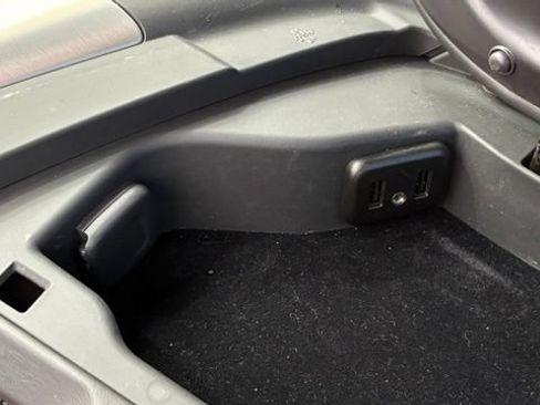 Used 2016 Chevrolet Corvette Z06 w/ 3LZ Preferred Equipment Group RWD image 38