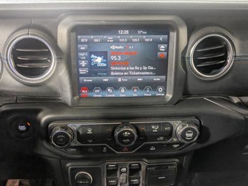 Used 2023 Jeep Wrangler Rubicon image 28