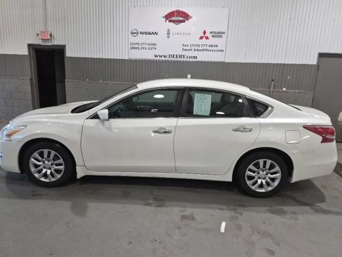 Used 2013 Nissan Altima 2.5 S FWD image 6