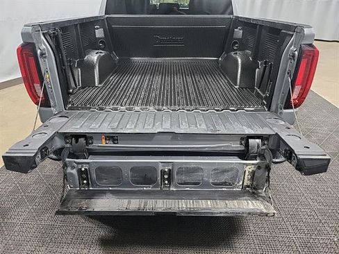 Certified 2025 GMC Sierra 1500 SLT image 14