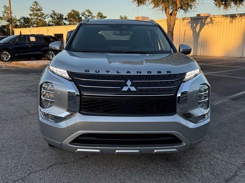 New 2025 Mitsubishi Outlander SEL image 2