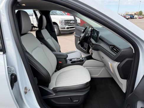 New 2026 Ford Escape SE w/ PHEV Premium Package image 18