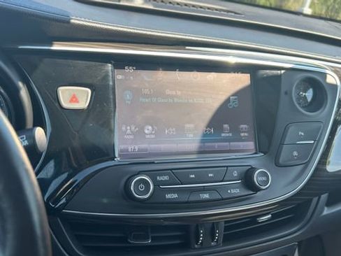 Used 2020 Buick Envision Essence AWD/4WD image 22