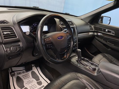Used 2017 Ford Explorer Limited image 10