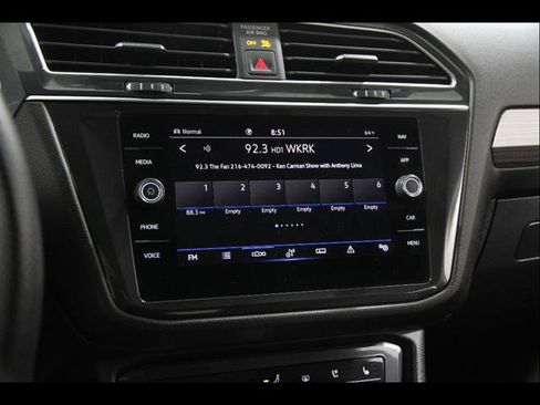 Used 2023 Volkswagen Tiguan SEL R-Line AWD/4WD image 10