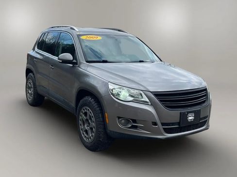Used 2009 Volkswagen Tiguan SE image 29