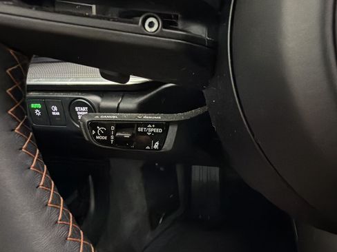 Certified 2025 Porsche 911 Carrera RWD image 33