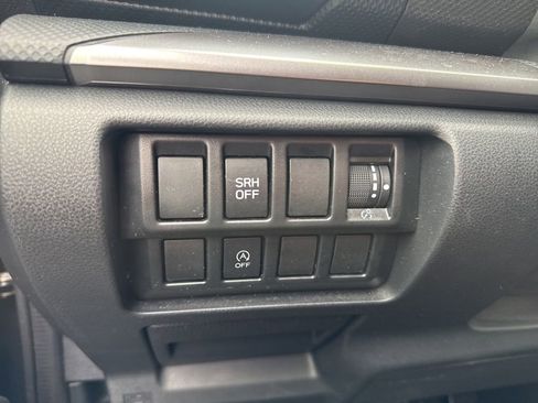 Used 2022 Subaru Forester Premium AWD/4WD image 25