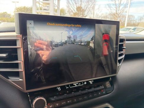 Used 2024 Toyota Sequoia Limited image 19