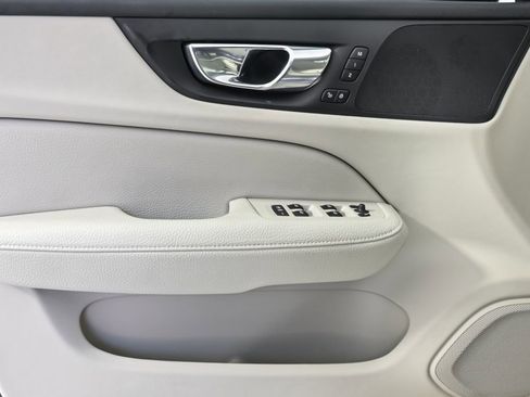 Used 2020 Volvo V60 T5 Momentum w/ Protection Package Premier image 7