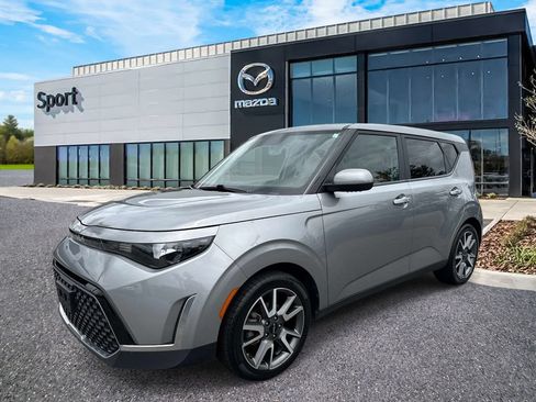 Used 2024 Kia Soul EX w/ Option Group 015 FWD image 7