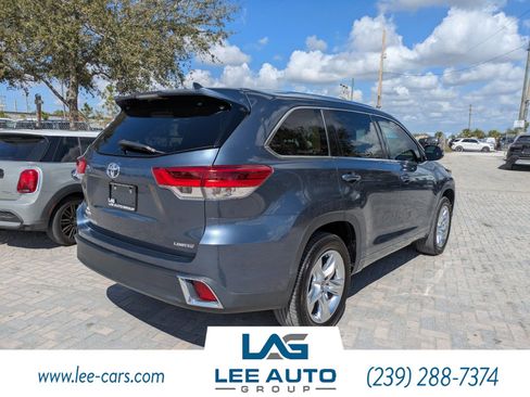 Used 2019 Toyota Highlander Limited image 3