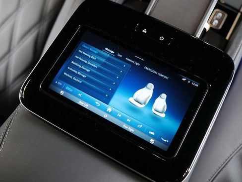 Used 2024 Mercedes-Benz Maybach GLS 600 4MATIC image 28