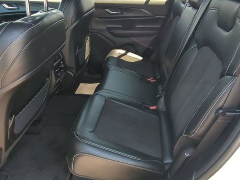 Used 2023 Jeep Grand Cherokee Altitude AWD/4WD image 21
