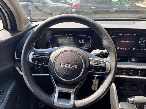 Used 2025 Kia Sportage LX FWD image 34