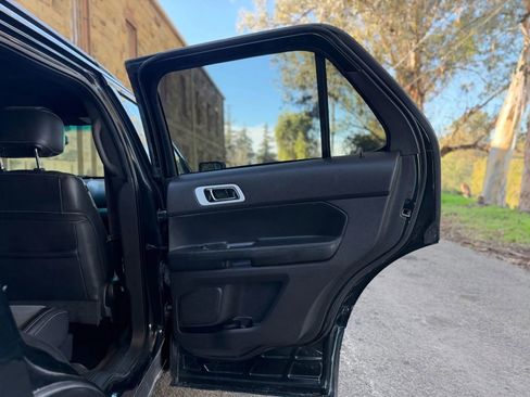 Used 2015 Ford Explorer XLT w/ Equipment Group 202A image 25