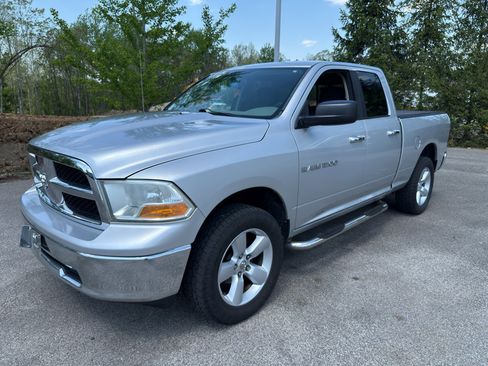 Used 2012 RAM 1500 Classic SLT AWD/4WD image 2