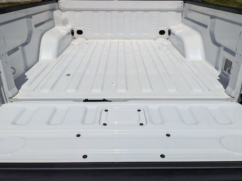 Certified 2022 Jeep Gladiator Willys image 35