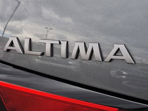 Used 2025 Nissan Altima 2.5 SV image 29