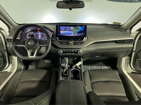 Certified 2023 Nissan Altima 2.5 SV w/ SV Premium Package AWD/4WD image 10