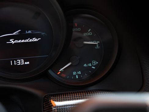 Used 2019 Porsche 911 Speedster RWD image 30