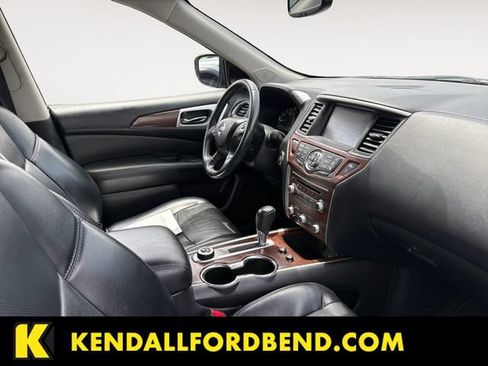 Used 2018 Nissan Pathfinder Platinum AWD/4WD image 15
