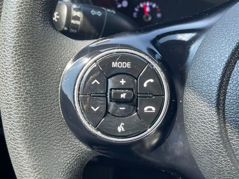 Used 2022 Kia Soul LX image 7