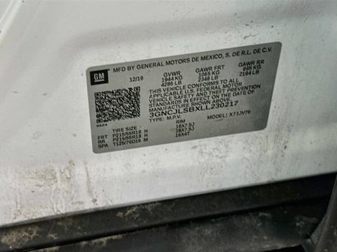 Used 2020 Chevrolet Trax LT w/ Sun & Sound Package FWD image 35