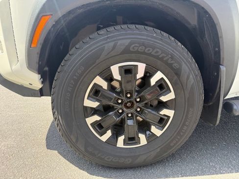 Used 2022 Nissan Frontier PRO-4X AWD/4WD image 8