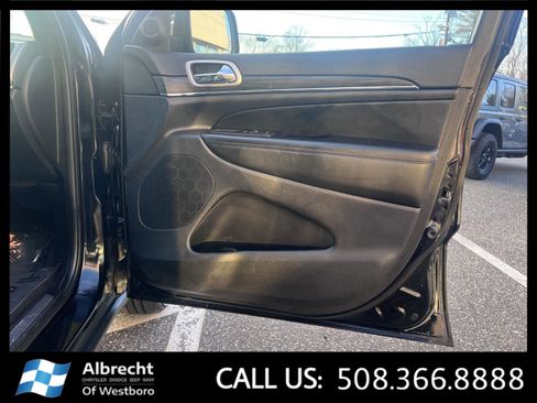 Used 2022 Jeep Grand Cherokee Limited image 22