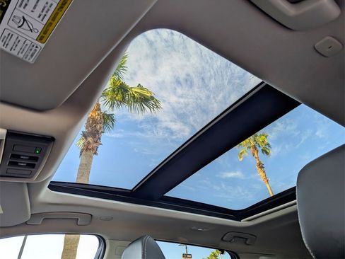 Used 2024 Nissan Rogue SL w/ SL Premium Package image 14