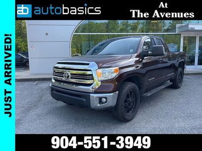 Used 2017 Toyota Tundra SR5 w/ SR5 Upgrade Package