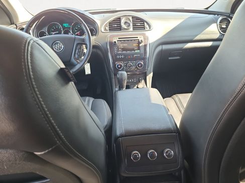Used 2017 Buick Enclave Leather image 3