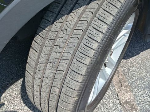 Used 2016 Ford Explorer XLT FWD image 25