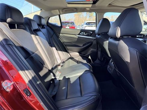 Used 2023 Nissan Maxima SL image 13