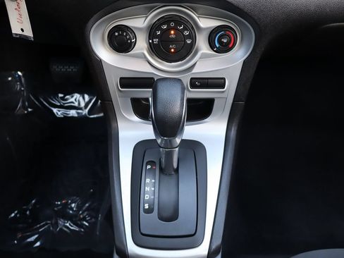 Used 2017 Ford Fiesta SE FWD image 35