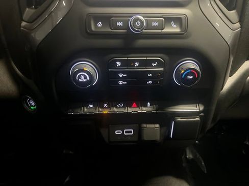 Certified 2022 Chevrolet Silverado 1500 Custom AWD/4WD image 21