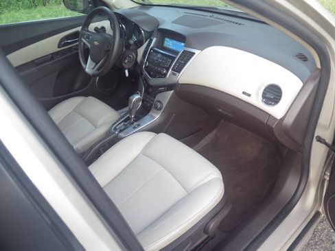 Used 2011 Chevrolet Cruze LTZ FWD image 20