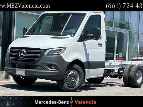 New 2024 Mercedes-Benz Sprinter 4500 image 1